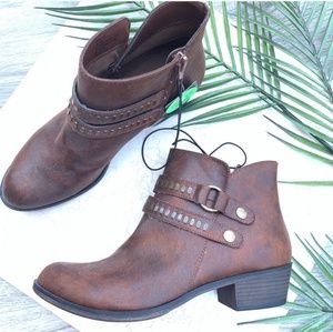A.N.A brand booties, new with tags